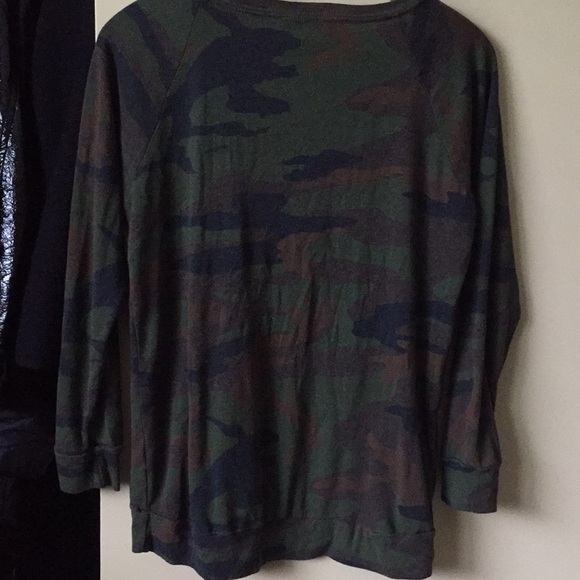 TNA Longsleeve Camo Raglan - Picture 3 of 3
